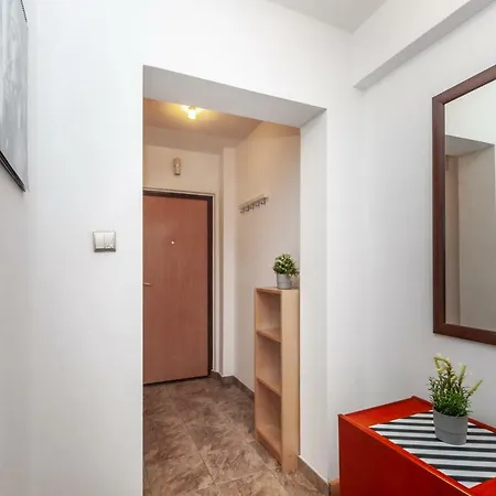 Homestay Little - Chmielna 34